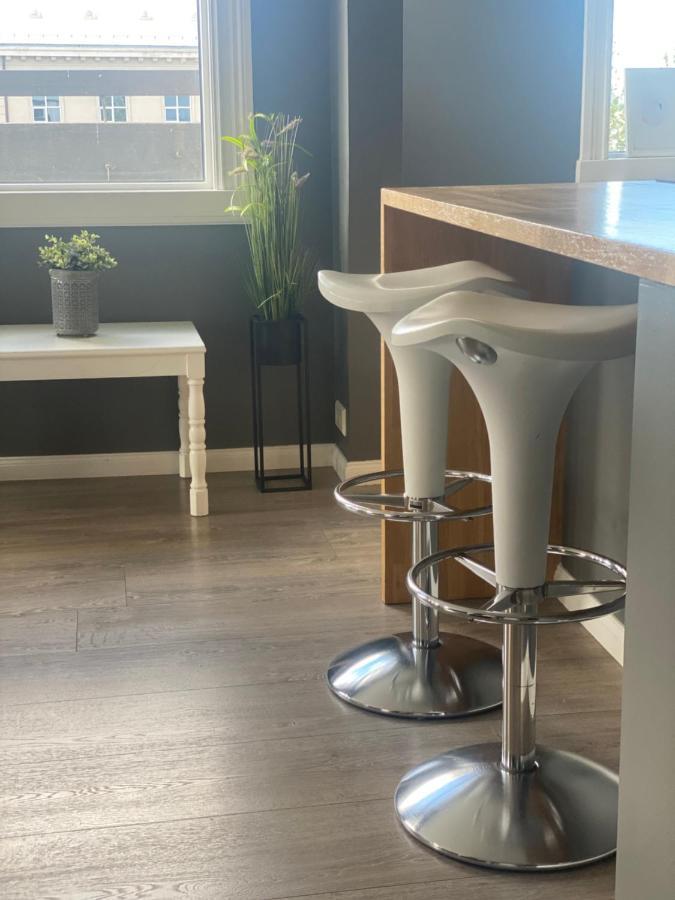 Lovely Penthouse Downtown With 3 Bedrooms อาคูเรย์รี ภายนอก รูปภาพ