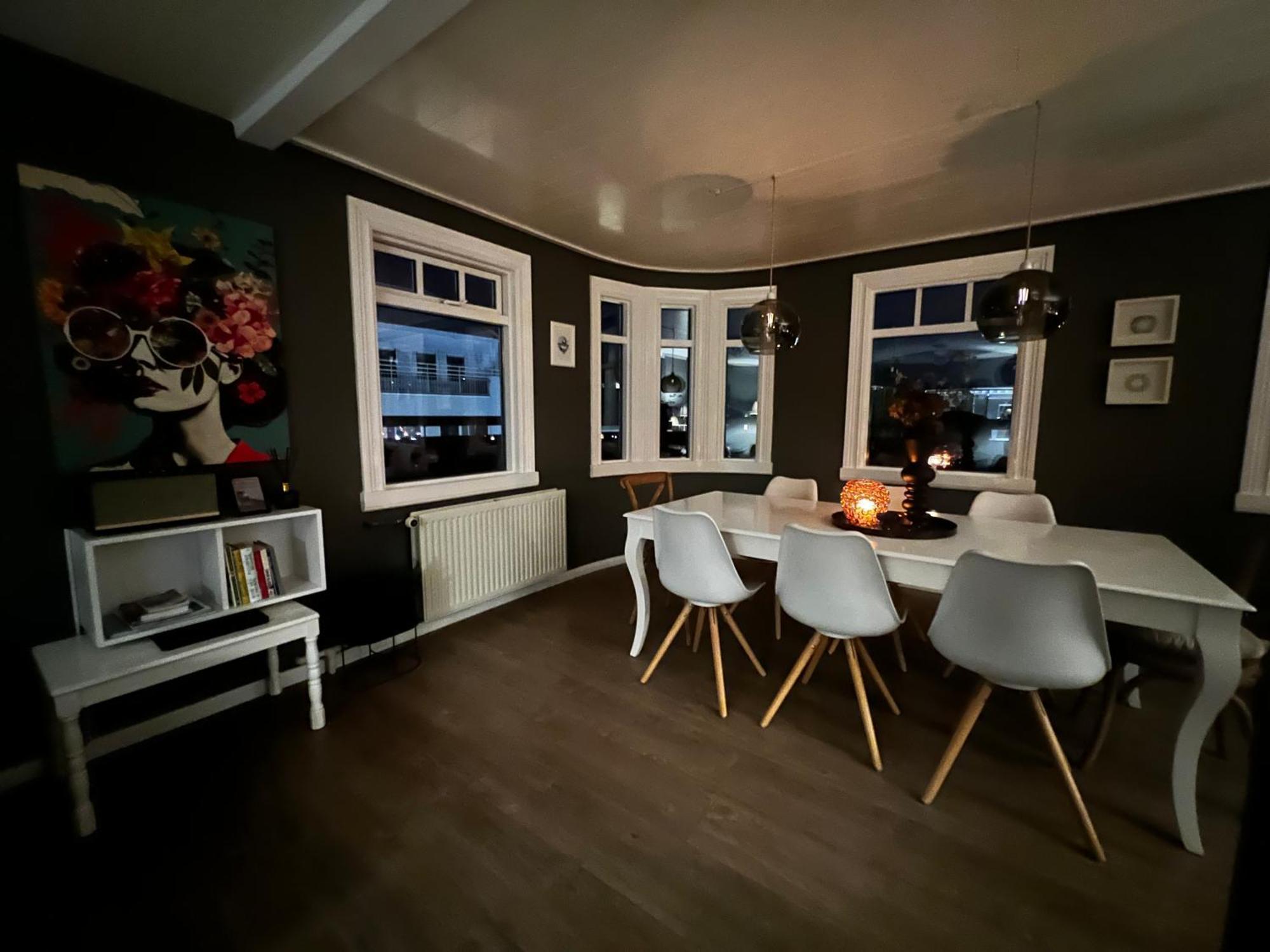 Lovely Penthouse Downtown With 3 Bedrooms อาคูเรย์รี ภายนอก รูปภาพ