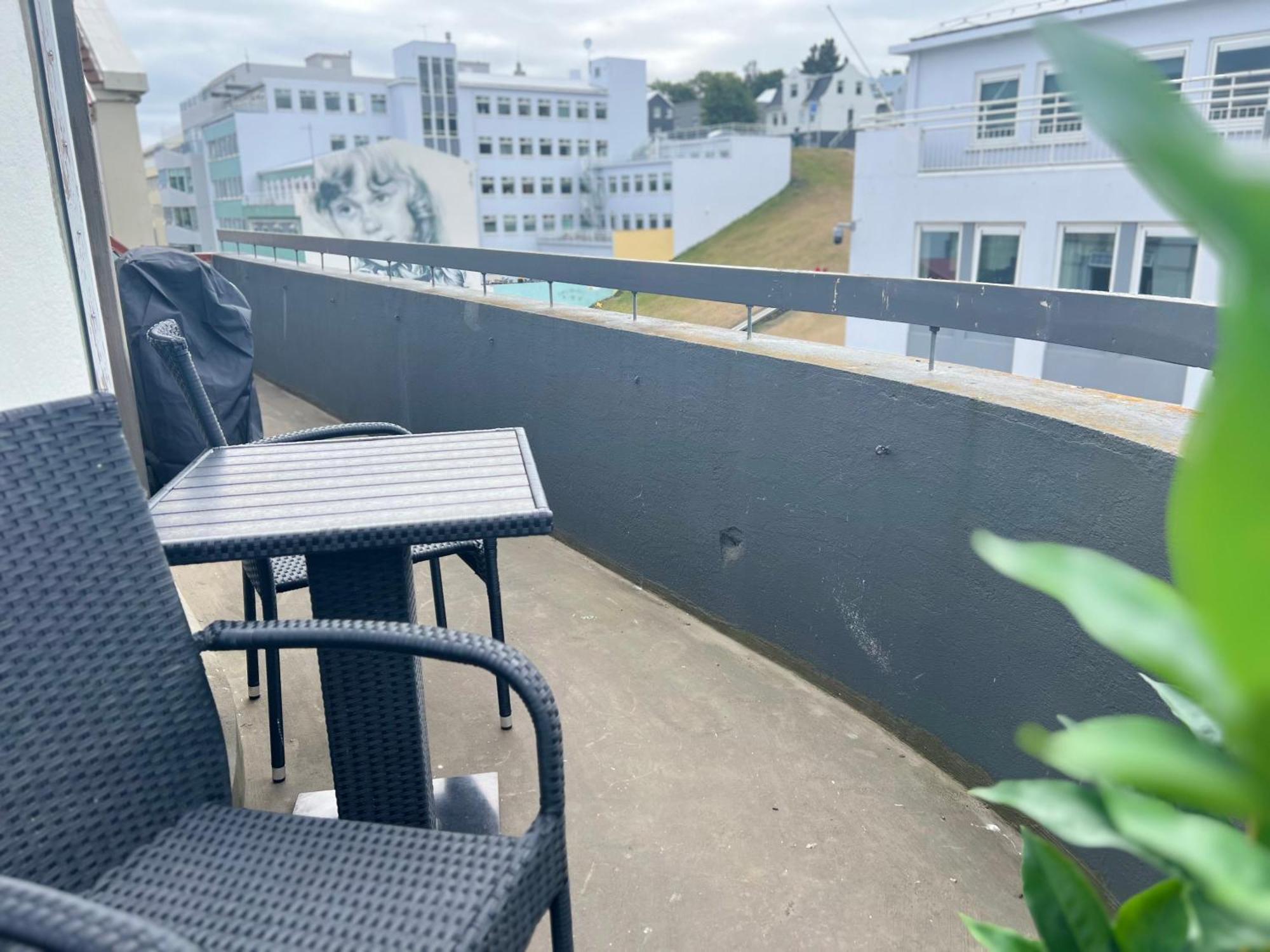 Lovely Penthouse Downtown With 3 Bedrooms อาคูเรย์รี ภายนอก รูปภาพ
